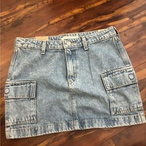 LEVIS Denim Cargo Mini Skirt size 25 NWT